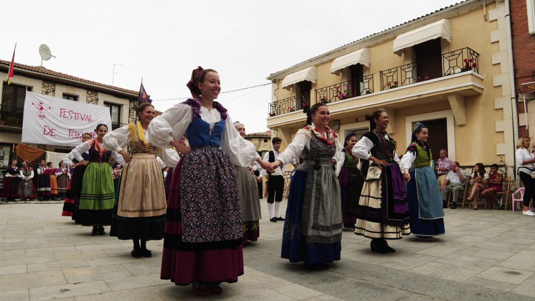 Danzas tradicionales en Castrillo de la Vega
