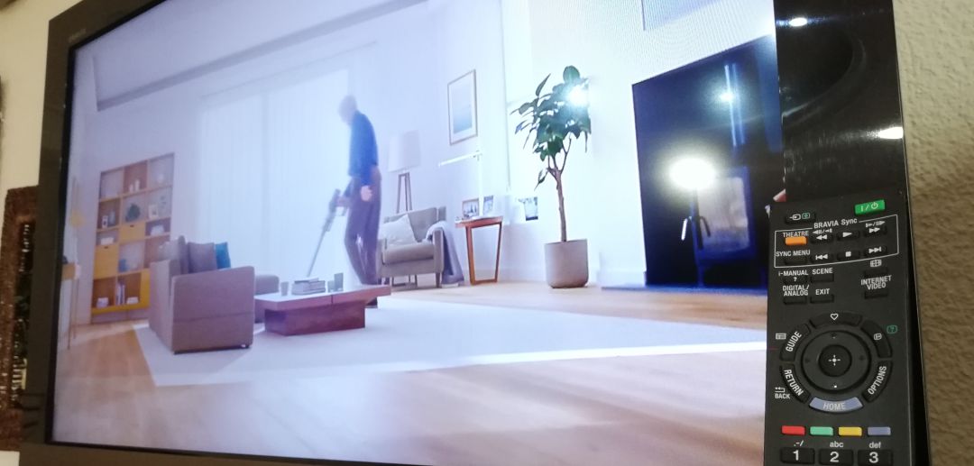 Televisión encendida. Televisión encendida.