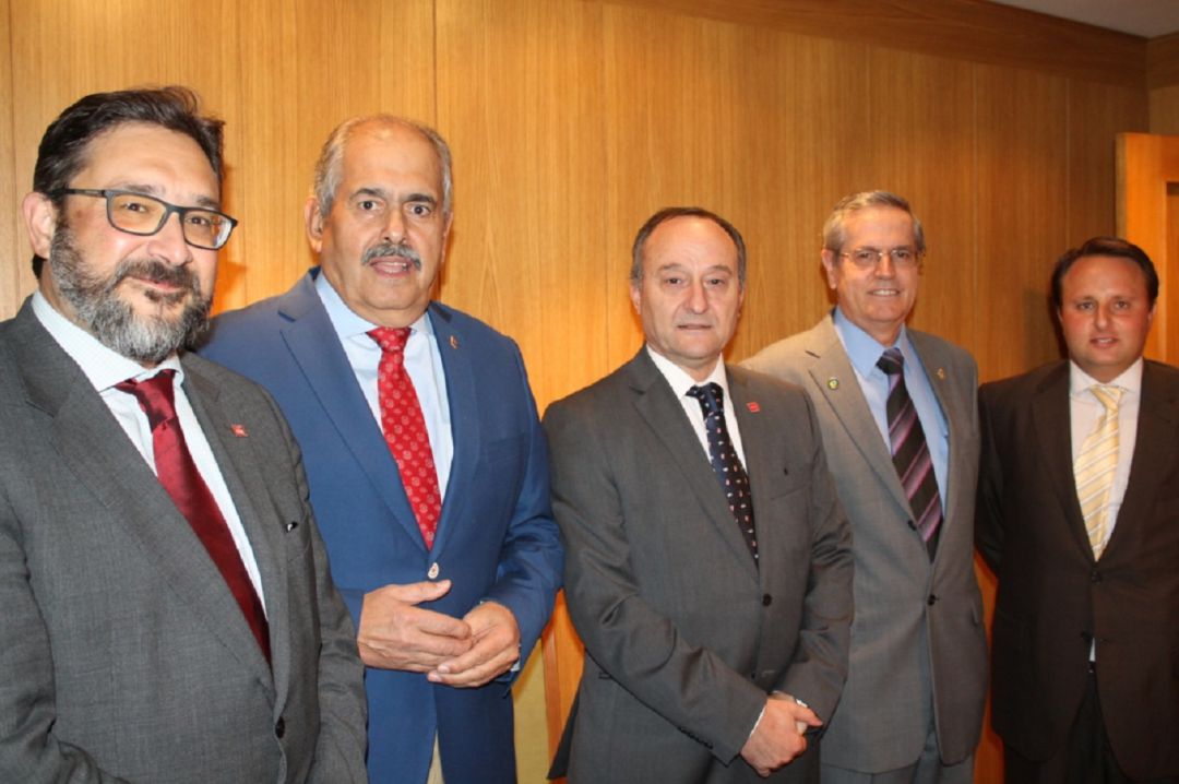 Luis Manuel Navas (izqda), nuevo presidente de la Sociedad Española de Agroingeniería Luis Manuel Navas (izqda), nuevo presidente de la Sociedad Española de Agroingeniería
