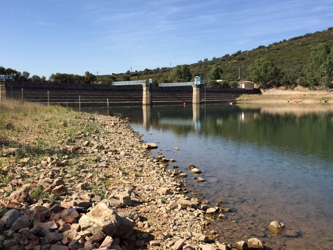 Imagen de archivo del pantano del Gasset en 2017 cuando fue necesario trasvasar agua desde el Torre de Abraham Imagen de archivo del pantano del Gasset en 2017 cuando fue necesario trasvasar agua desde el Torre de Abraham
