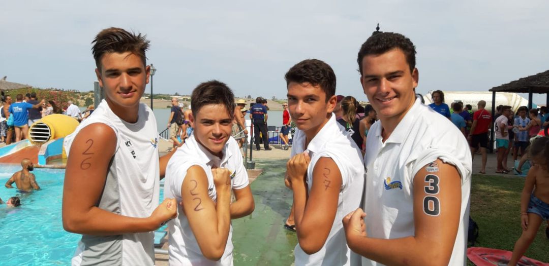 Nadadores del equipo jerezano que participaron en la Travesía de Arcos Nadadores del equipo jerezano que participaron en la Travesía de Arcos