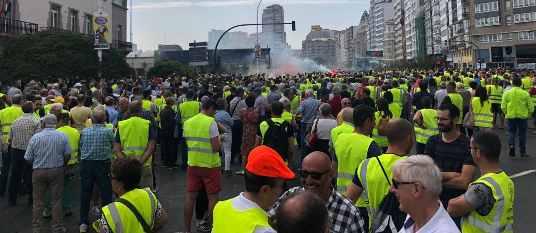 Un millar de personas se concentrarán ante la Delegación del Gobierno en contra del cierre de la central térmica de As Pontes
Un millar de personas se concentrarán ante la Delegación del Gobierno en contra del cierre de la central térmica de As Pontes