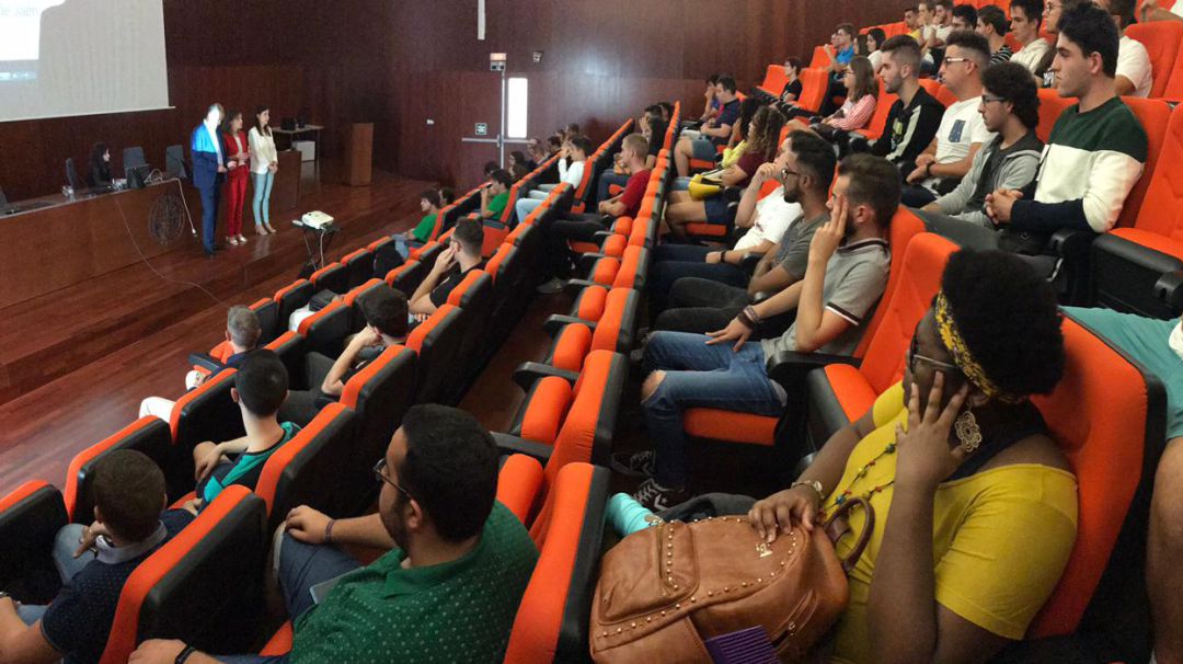 Acto de recepción del alumnado de nuevo ingreso en el Campus de Linares. Acto de recepción del alumnado de nuevo ingreso en el Campus de Linares.