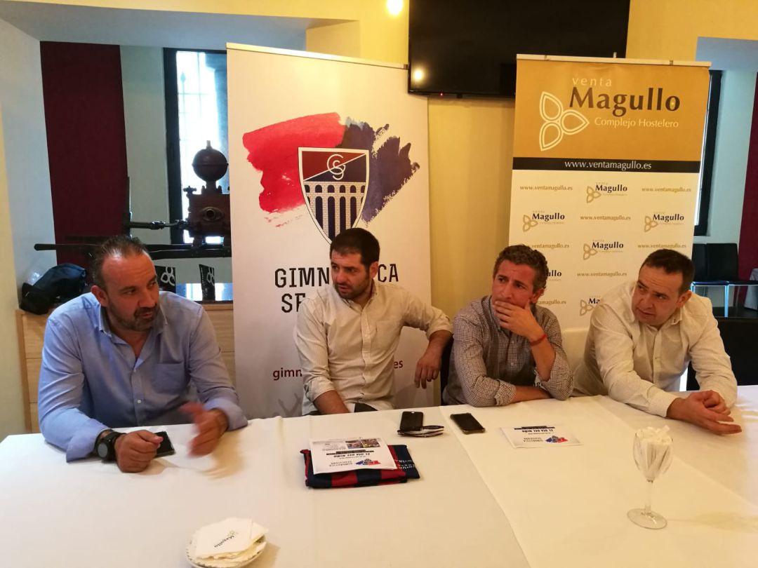 Directiva gimnástica en el anuncio del referendum para convertir el club en SAD Directiva gimnástica en el anuncio del referendum para convertir el club en SAD