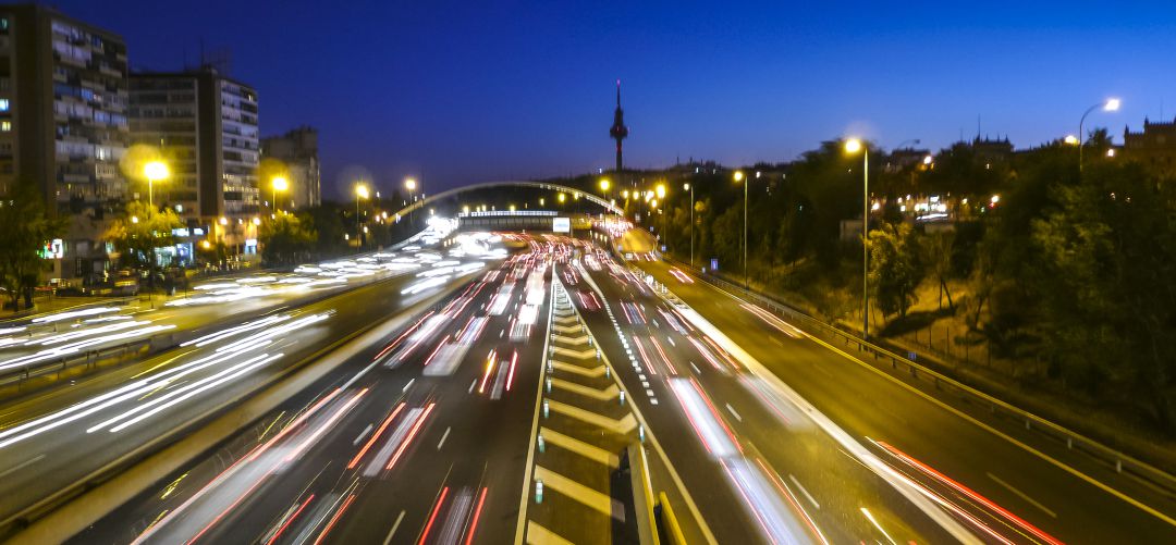 Las luces del tráfico en la M-30 madrileña Las luces del tráfico en la M-30 madrileña