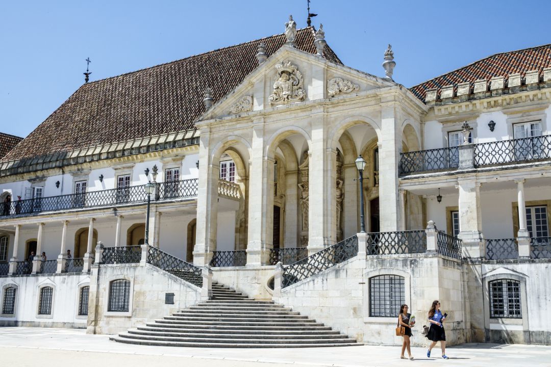 Universidad de Coimbra Universidad de Coimbra