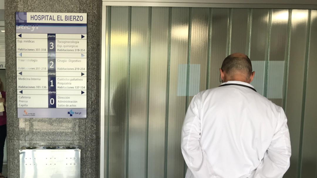 El Hospital del Bierzo consigue contratar a dos traumatólogos que dejan el de León
