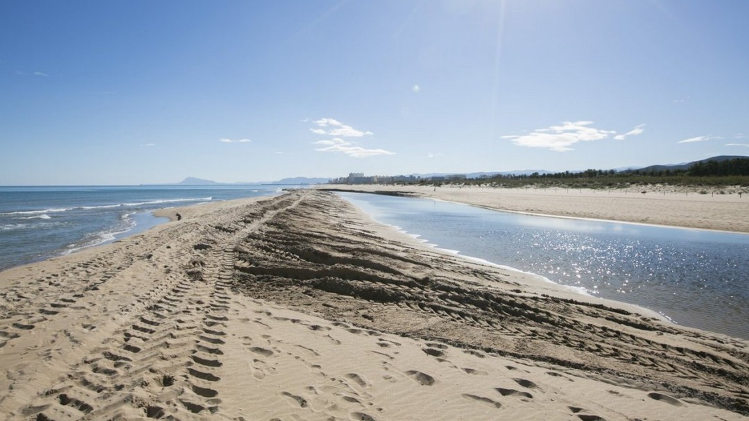 Xeraco ofrece diálogo a Gandia ante la disputa por la playa de la Goleta