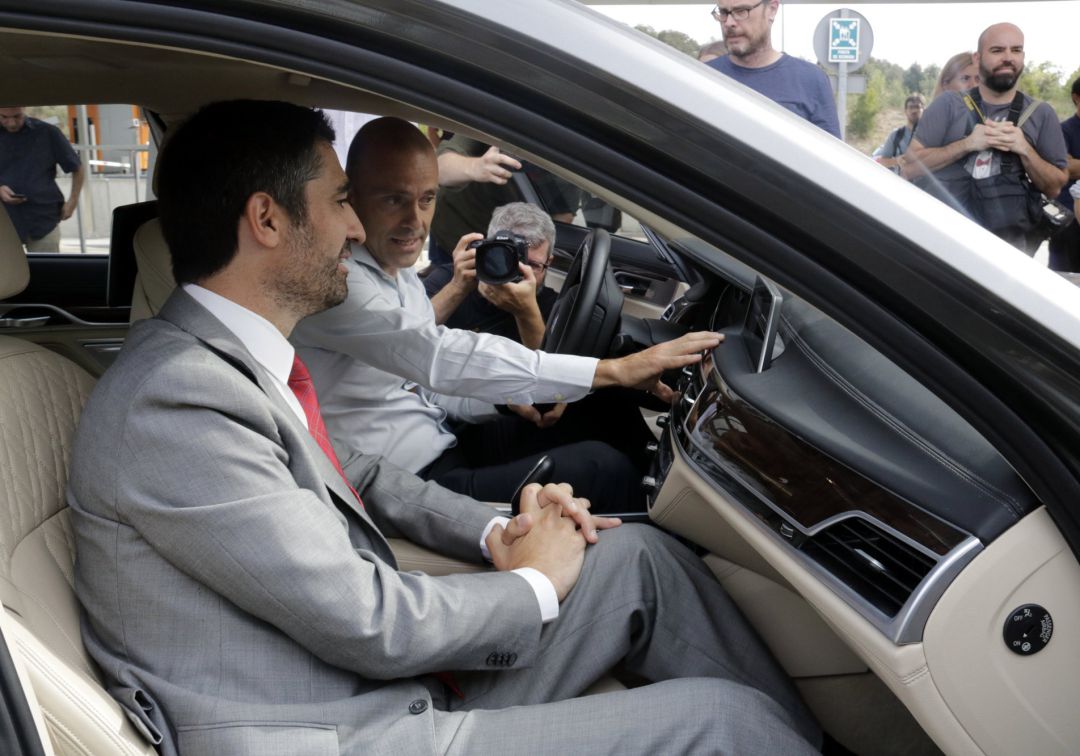 La política frena el vehicle autònom