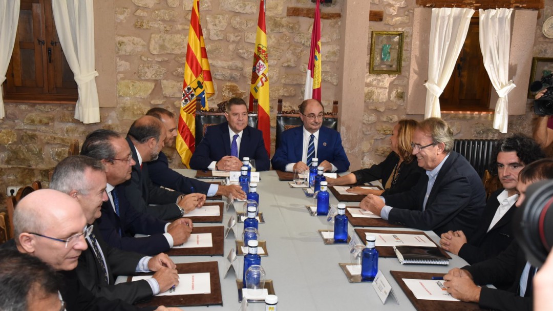 Castilla-La Mancha y Aragón exigen financiación pública para frenar la despoblación