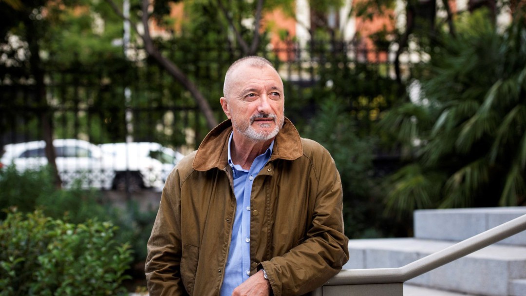 Pérez-Reverte: ''El Cid pasaría por el Congreso, escupiría y seguiría adelante"