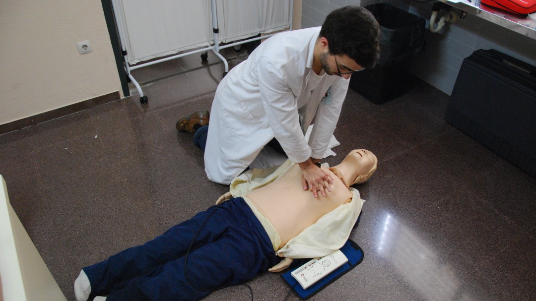 Cíborgs y maniquíes para enseñar cómo actuar ante paradas cardiacas