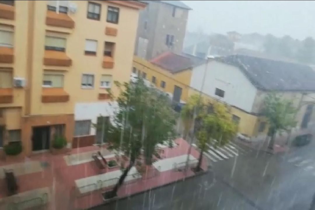 La tormenta de lluvia y granizo sorprende a Villarrobledo La tormenta de lluvia y granizo sorprende a Villarrobledo