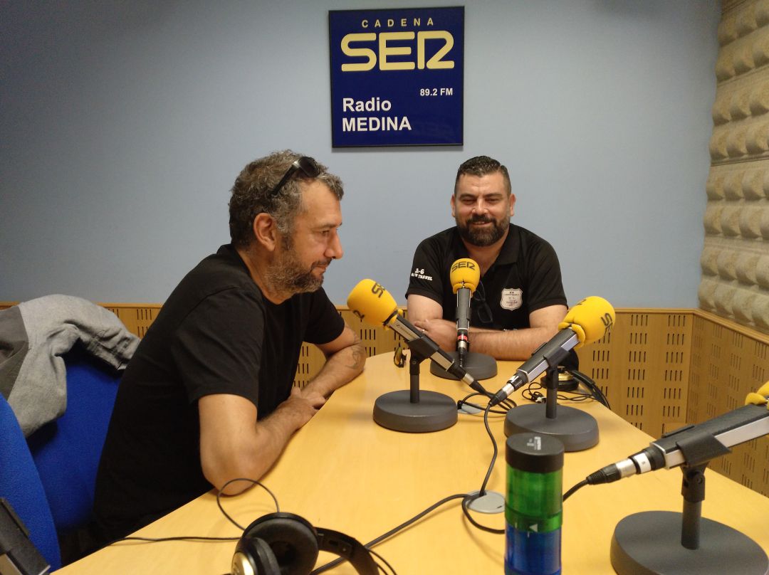 Javier del Pino y Fco. José Macías en los estudios de Radio Medina Javier del Pino y Fco. José Macías en los estudios de Radio Medina