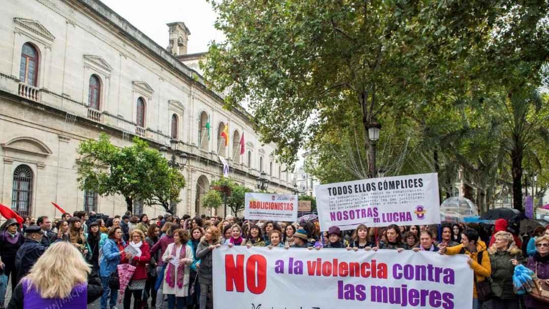 Seis meses de cárcel por llamar "guarras y golfas" a las manifestantes del 8-M