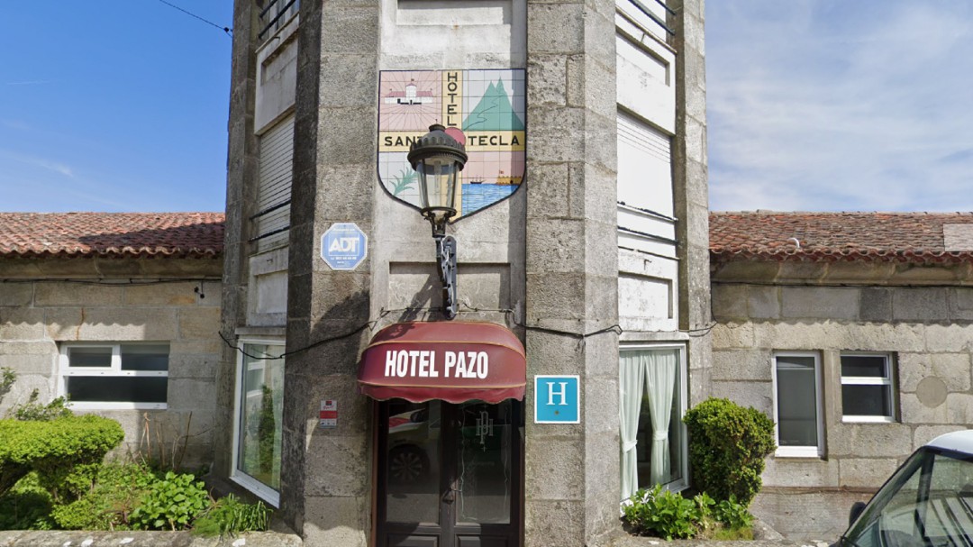 Un permiso para cerrar la concesión del Hotel Santa Trega