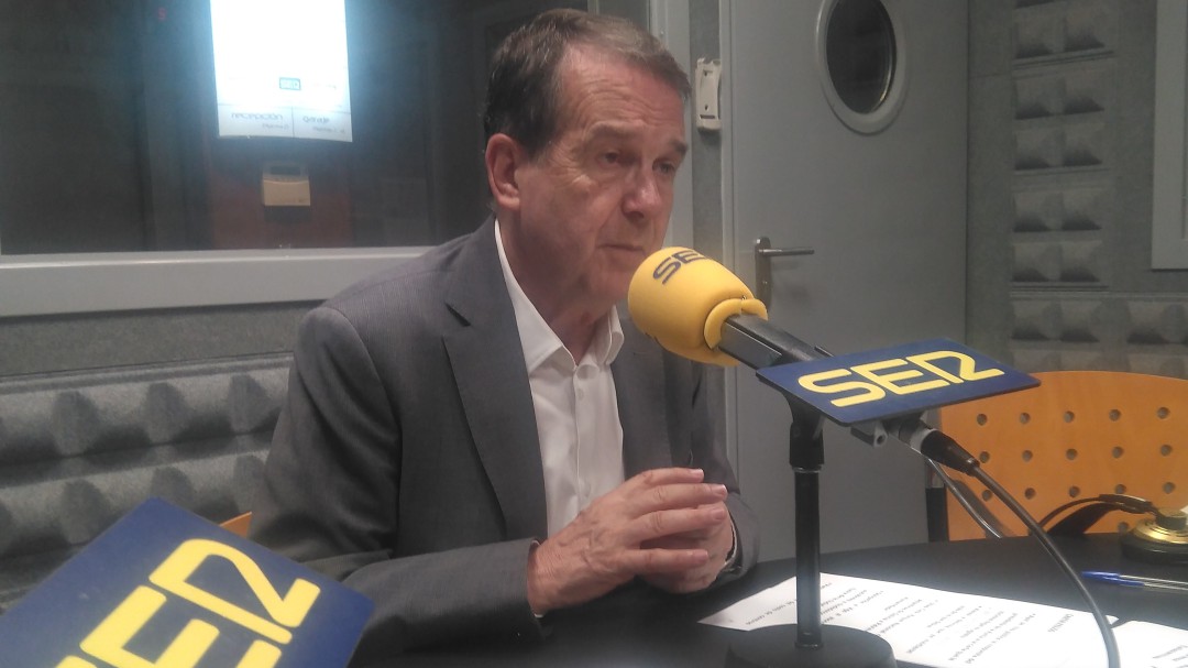 Abel Caballero: "Olga Alonso y Ángeles Marra repetirán como números 1 y 3 por Pontevedra"