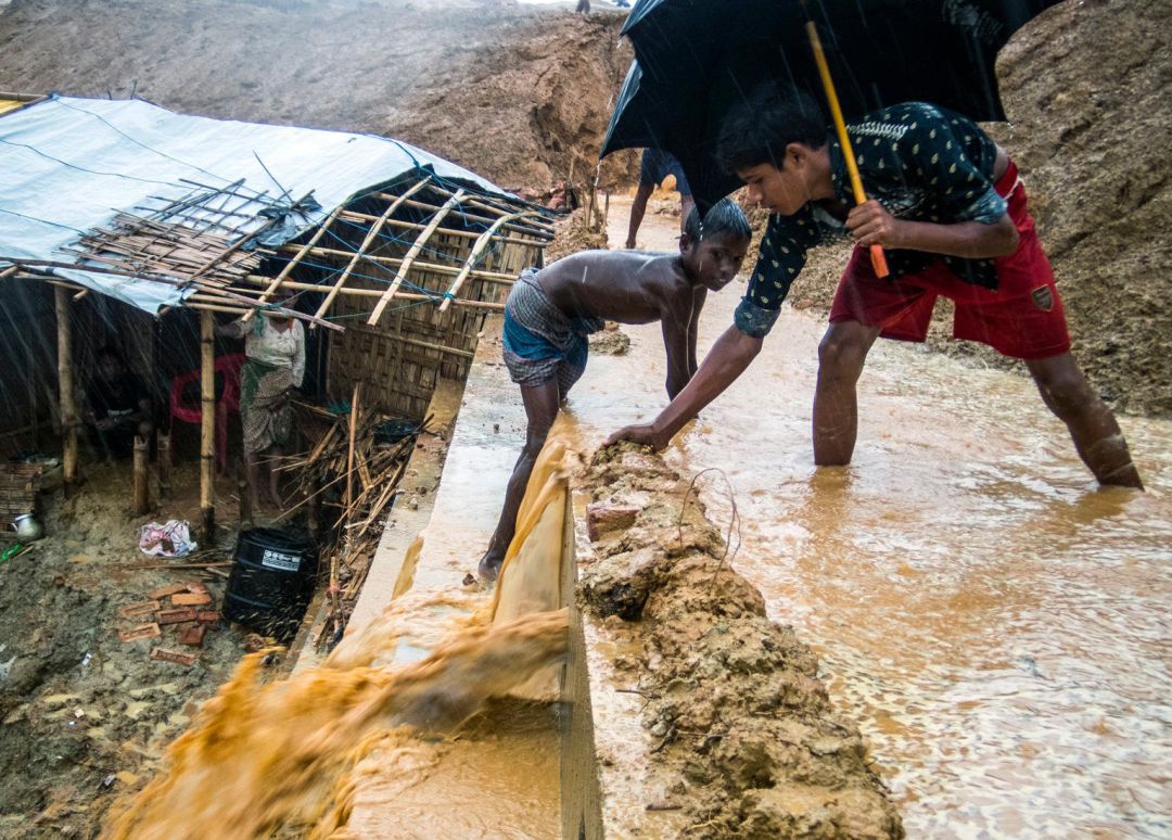 Más de 16.000 personas reciben asistencia alimentaria en Bangladesh por las intensas lluvias.
Más de 16.000 personas reciben asistencia alimentaria en Bangladesh por las intensas lluvias.