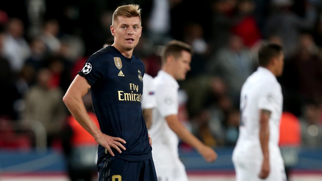 Twitter culpa a Toni Kroos: los vídeos que muestran los defectos del Real Madrid ante el PSG