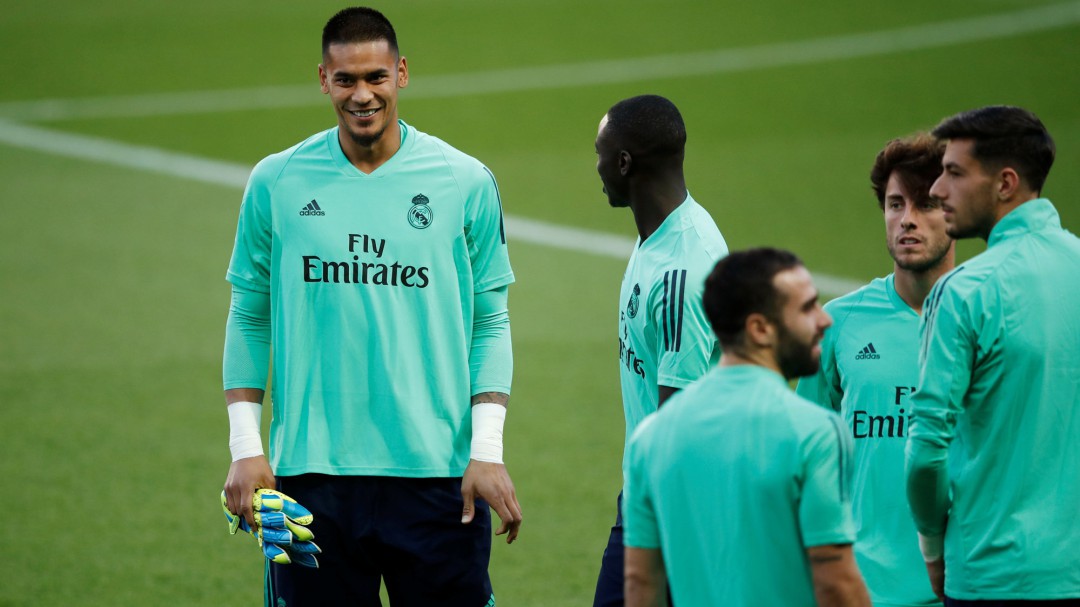 Areola pide perdón por sus fotos con sus ex compañeros del PSG: "Mi corazón es blanco"