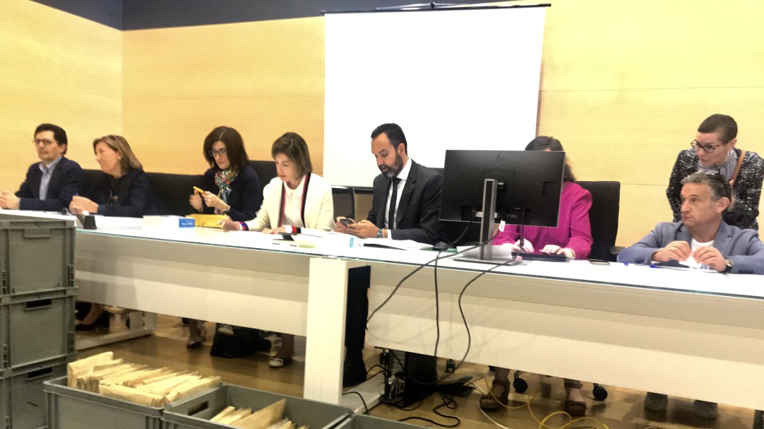 El alcade de Camponaraya y el pedáneo de Pieros, multados por la Junta Electoral de Zona