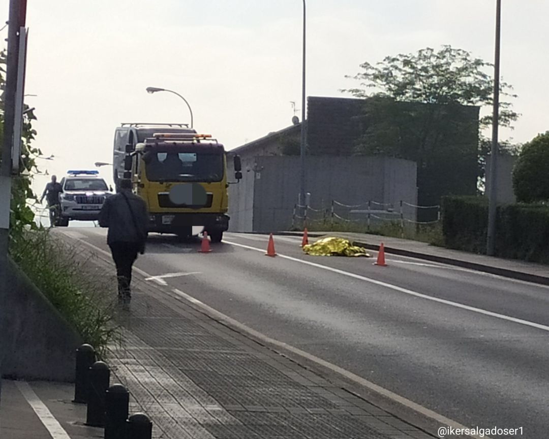 Un hombre fallece atropellado por una grúa en Basauri Un hombre fallece atropellado por una grúa en Basauri