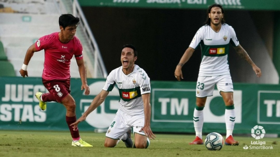 El Elche sigue sin ganar en casa tras empatar a uno con el Tenerife