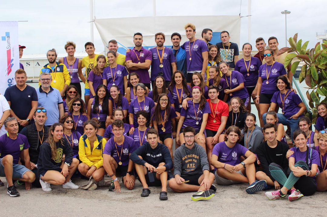 Deportistas del RCN Gandia con autoridades municipales Deportistas del RCN Gandia con autoridades municipales