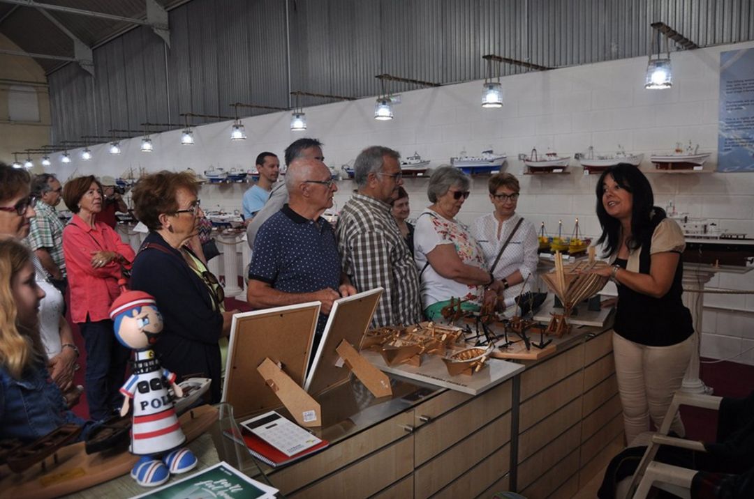 Visita a la exposición de maquetas de barcos en el Grau de Gandia, dentro de las actividades de la UPG. Visita a la exposición de maquetas de barcos en el Grau de Gandia, dentro de las actividades de la UPG.