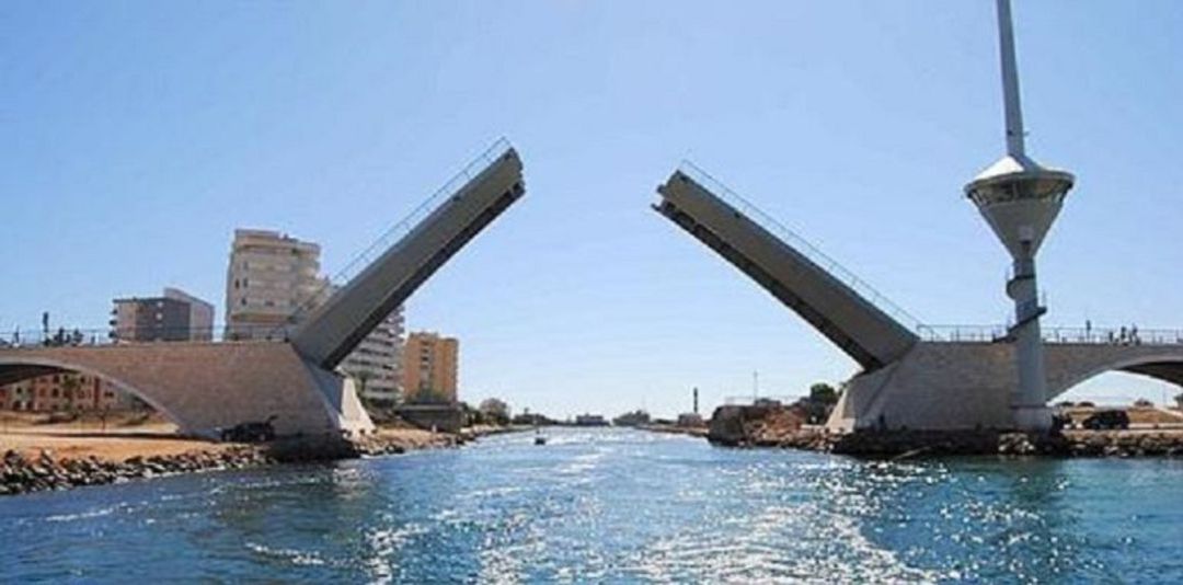 Averiado el puente del Estacio en La Manga Averiado el puente del Estacio en La Manga