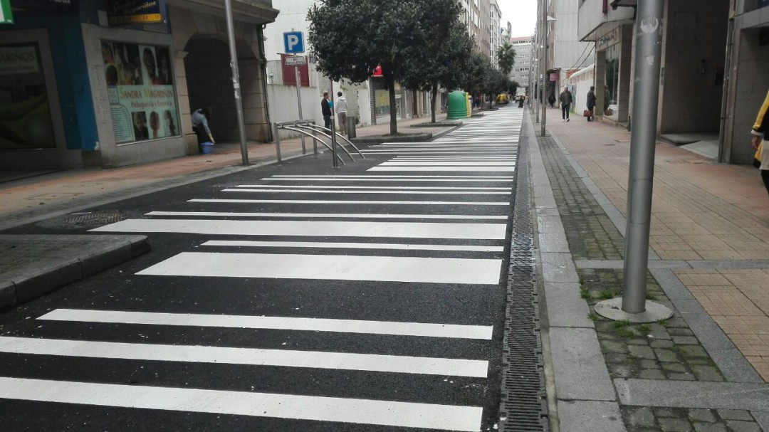 Pontevedra implantará el límite de 10 km/h en las calles de plataforma única