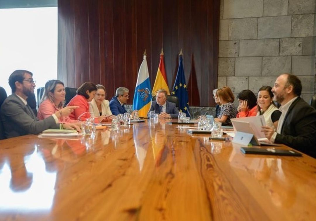El Gobierno canario asegura que el descuento del 75% para residentes "no está en cuestión"