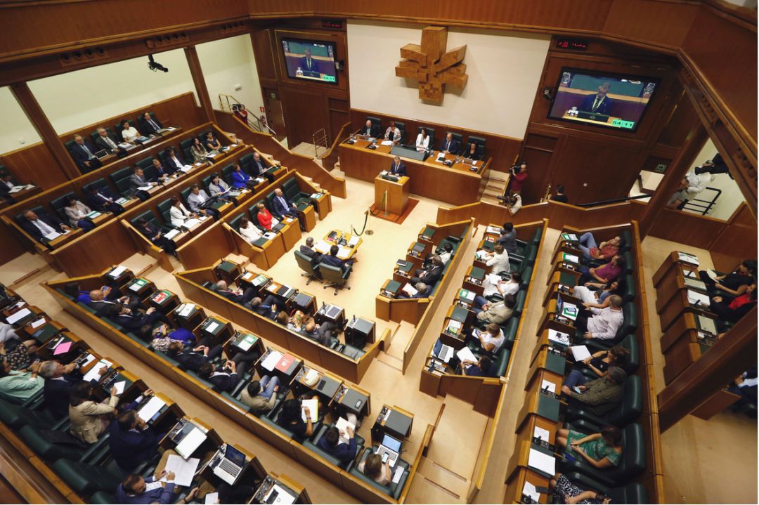 Urkullu advierte de que los comicios son un "paso atrás" para la agenda vasca Urkullu advierte de que los comicios son un "paso atrás" para la agenda vasca