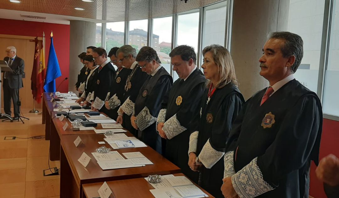 El presidente del TSJ propone a los partidos políticos regionales un pacto por la justicia El presidente del TSJ propone a los partidos políticos regionales un pacto por la justicia