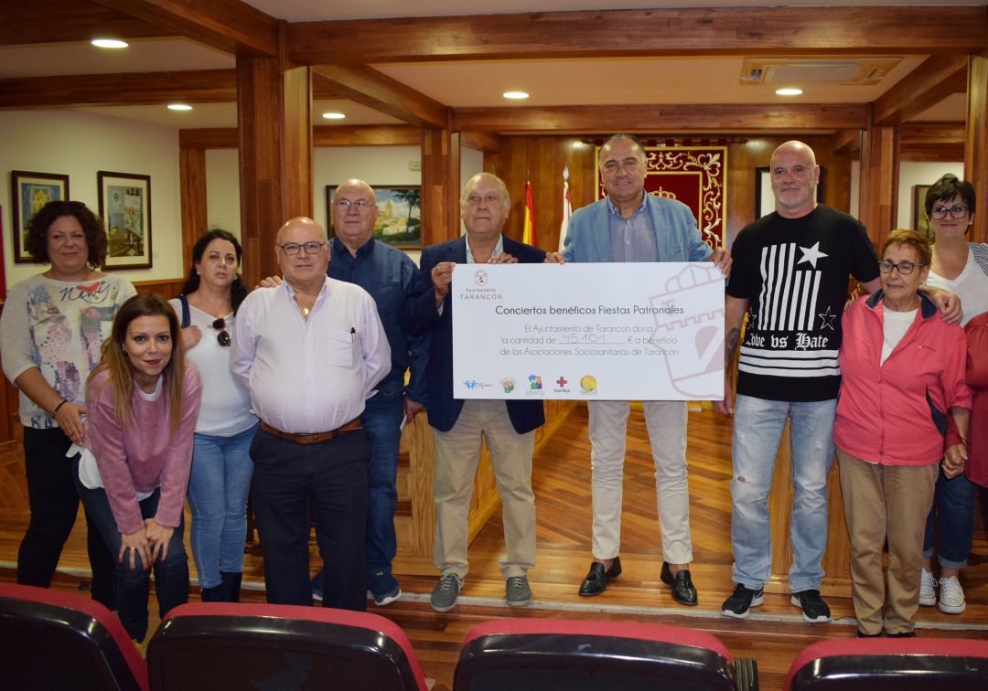 El ayuntamiento entrega los 45.101 euros recaudados de los conciertos a las asociaciones sociosanitarias