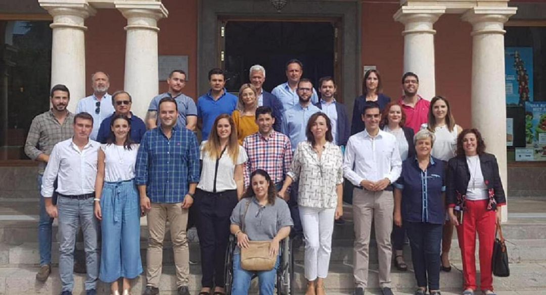 Foto de familia durante la visita institucional a Priego de Córdoba Foto de familia durante la visita institucional a Priego de Córdoba
