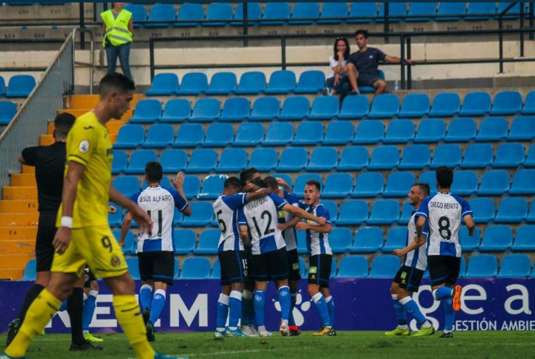 Los jugadores del Hércules en el Rico Pérez Los jugadores del Hércules en el Rico Pérez