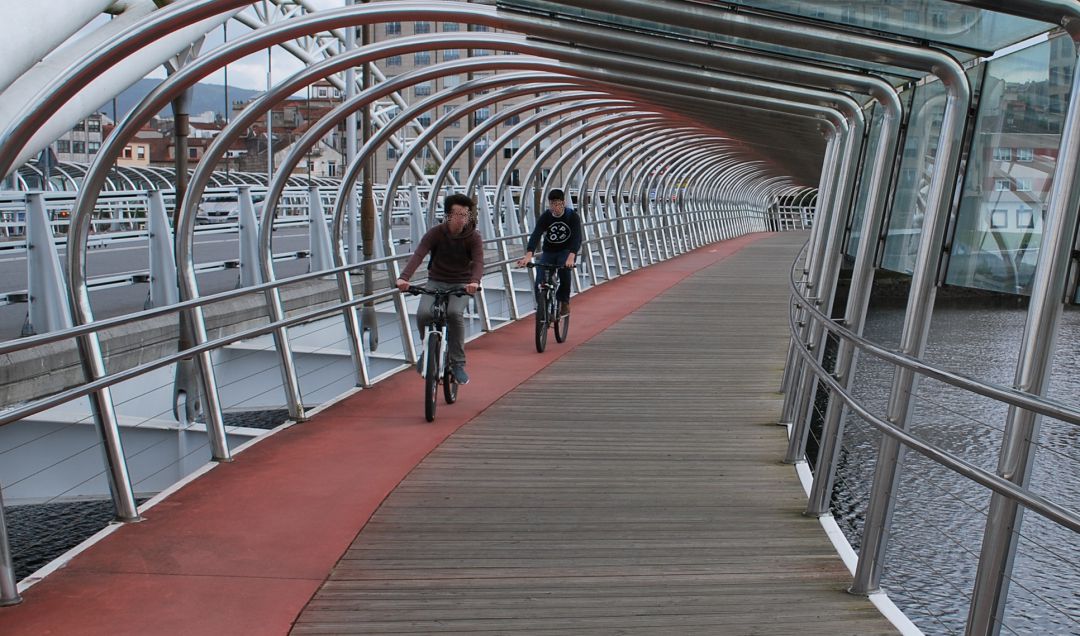 Pedaladas critica a Lores por decir que los ciclistas son un peligro para los peatones Pedaladas critica a Lores por decir que los ciclistas son un peligro para los peatones