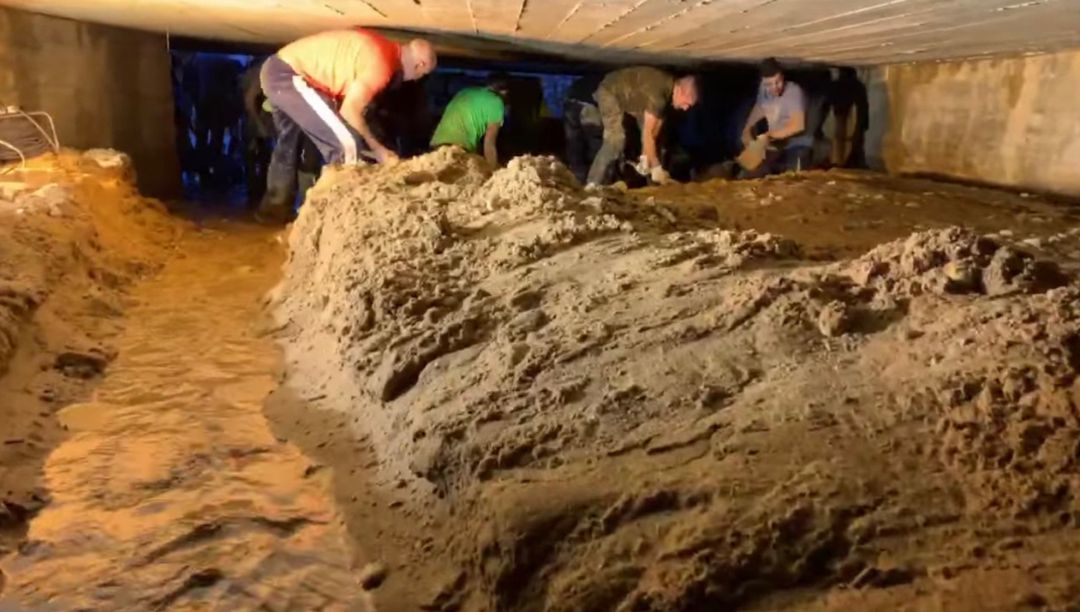 Limpieza del túnel taponado el El Picazo Limpieza del túnel taponado el El Picazo