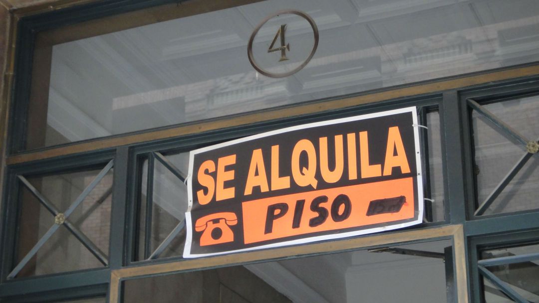 Cada vez hay menos pisos disponibles para el alquiler, por lo que los precios se están disparando Cada vez hay menos pisos disponibles para el alquiler, por lo que los precios se están disparando