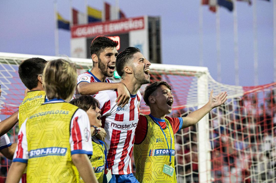 Recreativo de Huelva Antonio Domínguez: "El Algeciras es el equipo que más confianza me ha dado desde que soy profesional" Recreativo de Huelva Antonio Domínguez: "El Algeciras es el equipo que más confianza me ha dado desde que soy profesional"