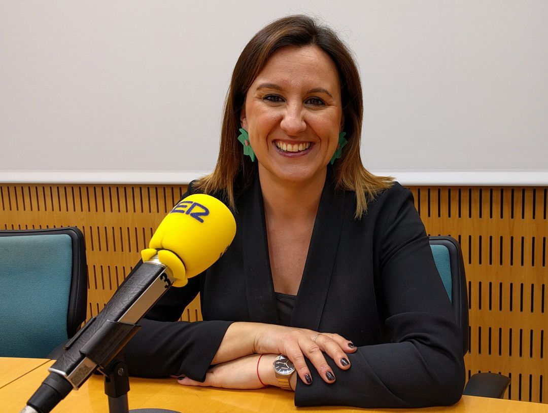 Foto de archivo de una entrevista a María José Català en los estudios de Radio Valencia Foto de archivo de una entrevista a María José Català en los estudios de Radio Valencia