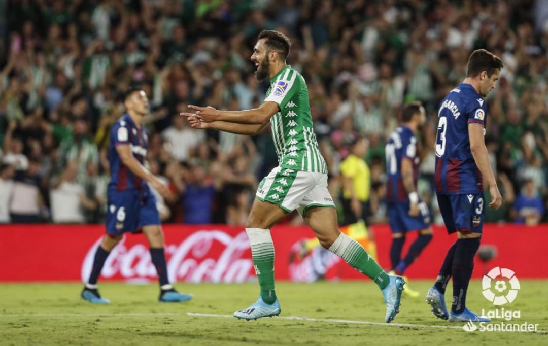 Borja Iglesias celebra un gol ante el Levante Borja Iglesias celebra un gol ante el Levante