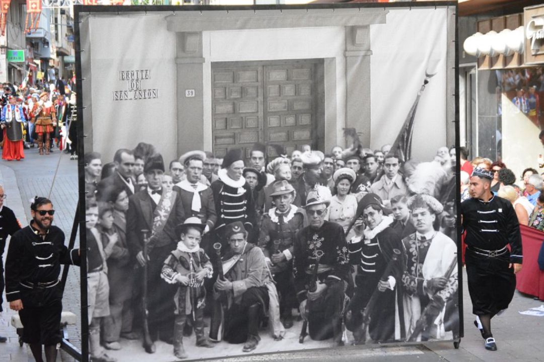 Moros y Cristianos de Elda Moros y Cristianos de Elda