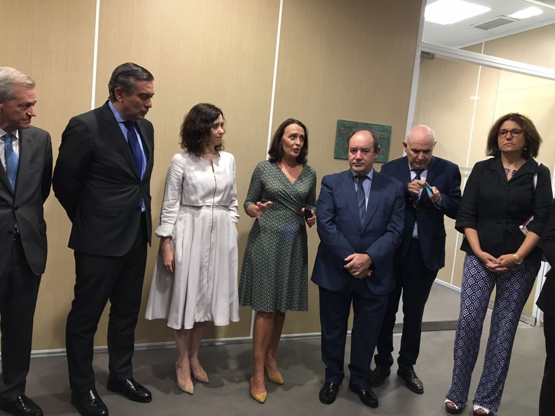 La presidenta regional junto a los responsables del sistema regional de Justicia,esta mañana en el Núcleo Penal de Madrid. La presidenta regional junto a los responsables del sistema regional de Justicia,esta mañana en el Núcleo Penal de Madrid.