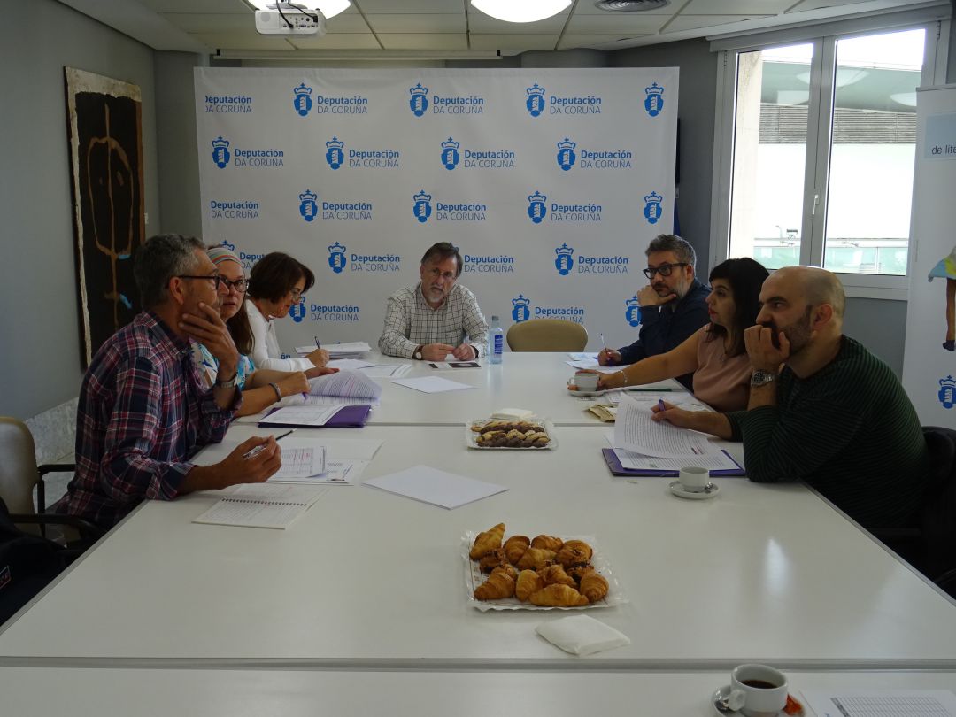 O xurado da XII edición do Premio Raína Lupa de Literatura Infantil e Xuvenil O xurado da XII edición do Premio Raína Lupa de Literatura Infantil e Xuvenil