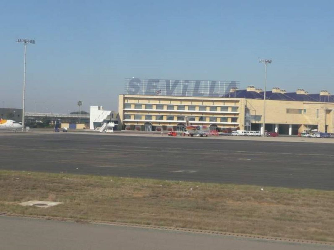 La consejera de fomento reclama el cercanías Santa Justa-Aeropuerto como moneda de cambio La consejera de fomento reclama el cercanías Santa Justa-Aeropuerto como moneda de cambio