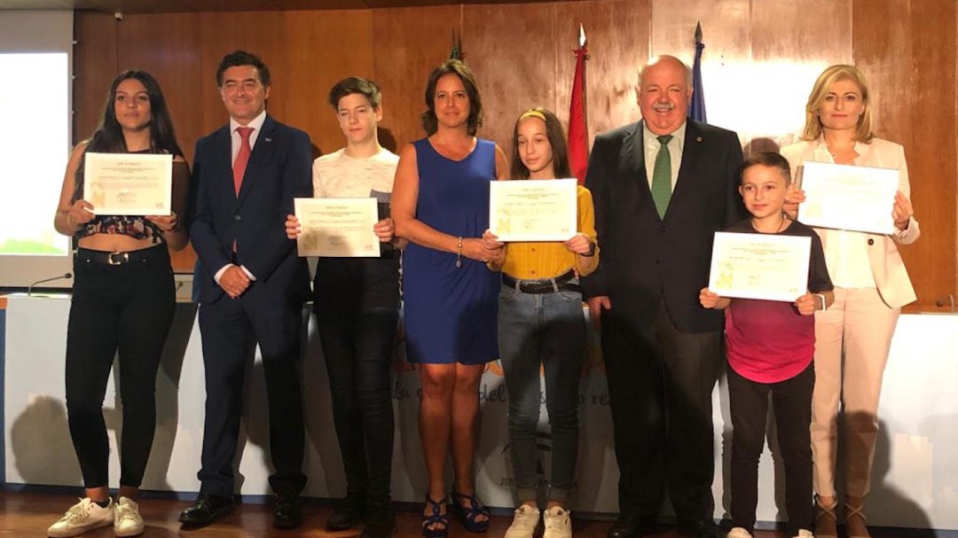 Los "Satélites" de Torreblascopedro reciben el premio Consumopolis 14