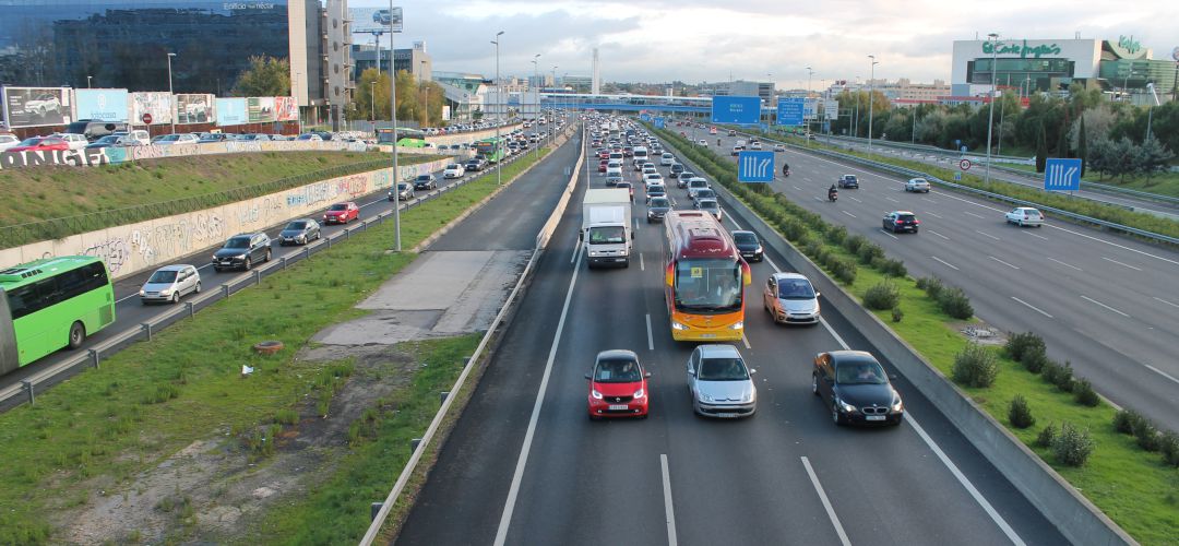 Los alcaldes también han pedido a Fomento que estudie la mejora de las frecuencias en los trenes de Cercanías para que pasen cada 7 minutos Los alcaldes también han pedido a Fomento que estudie la mejora de las frecuencias en los trenes de Cercanías para que pasen cada 7 minutos
