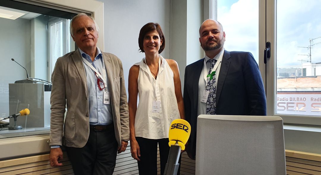Los especialistas en psiquiatría Iñaki Eguíluz, Margarita Saenz e Iñaki Zorrilla. (De izquierda a derecha) Los especialistas en psiquiatría Iñaki Eguíluz, Margarita Saenz e Iñaki Zorrilla. (De izquierda a derecha)